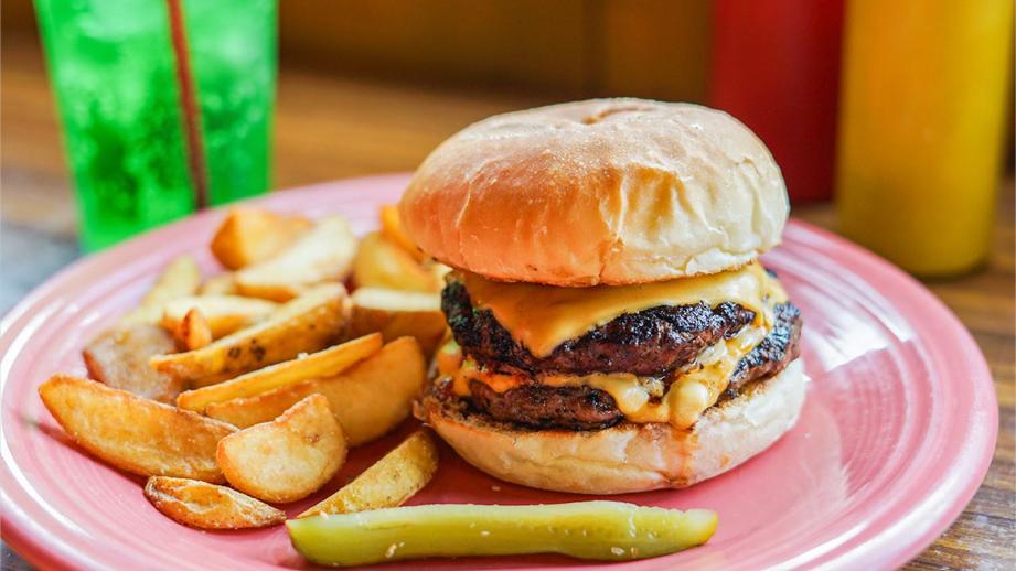 「GORDIES（ゴーディーズ）」（北谷町）