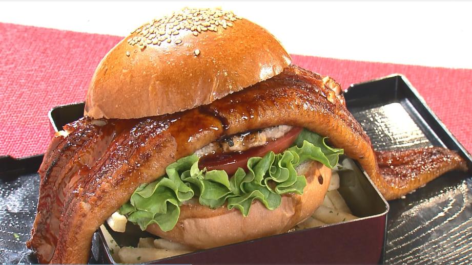 【中央区・プラントバーガーハウス】うなぎ“はみ出る”ハンバーガー 唯一無二の新名物