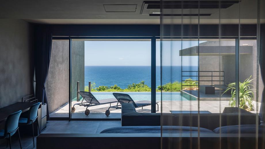 全室インフィニティプール付きの5棟限定ヴィラ「波癒 namyu the place」で宮古ブルーと美食に癒やされる大人旅