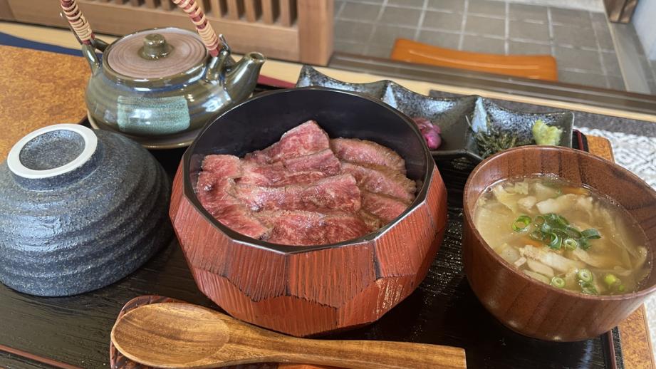 【鳥取県】ガッツリお肉を楽めるランチまとめ5選！贅沢お肉のひつまぶしに、肉厚ハンバーグの専門店！