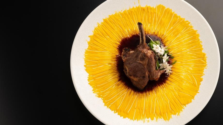 ゴッホの好物といわれる一品「仔羊と国産牛のアンサンブル」イメージ