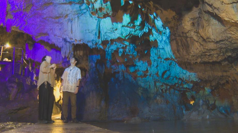 【岡山】全長 450 メートルの幻想的な鍾乳洞。約 15 度の気温で夏でもひんやりな涼スポット！