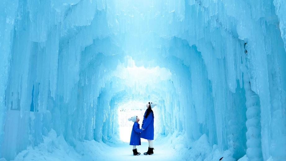 「まほら岩⼿ 氷の世界」