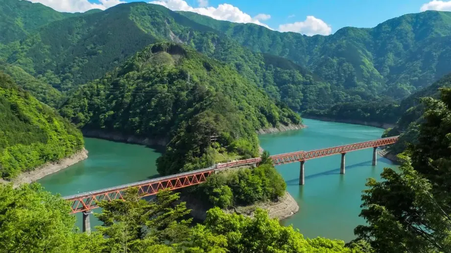 静岡・奥大井ドライブ ｜ トロッコ列車で秘境を目指す