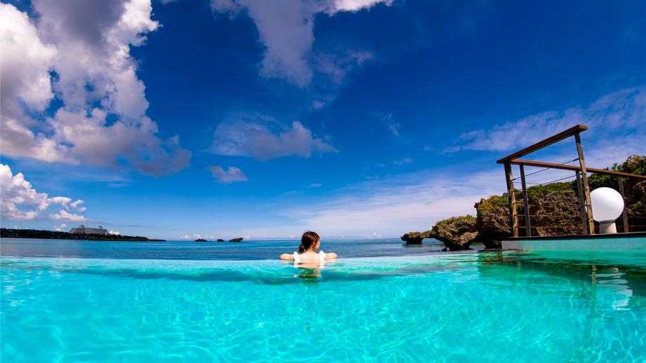 ハイアットリージェンシー瀬良垣アイランド インフィニティプール