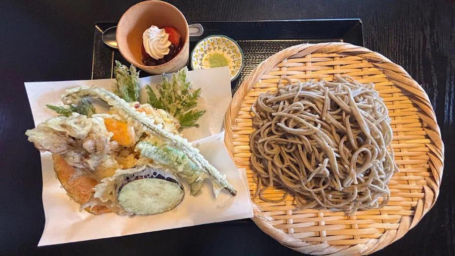 砺波の蕎麦粉 100％ 挽きたて･打ちたて･茹でたて十割蕎麦【増山城 蔵蕃そば】