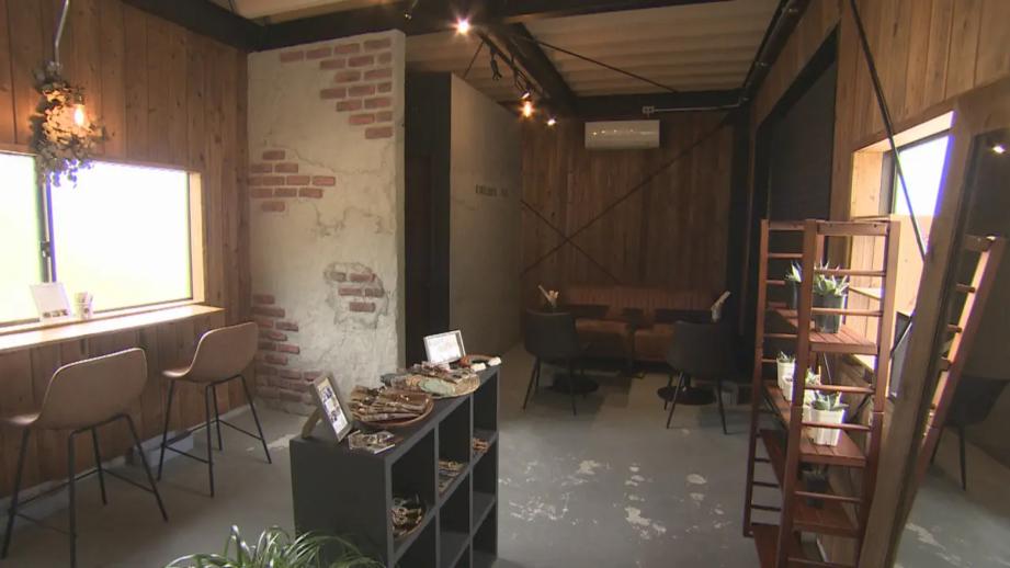 高岡の絶景ポイント 雨晴海岸すぐそばガレージカフェ「SUNFACE T・K cafe」