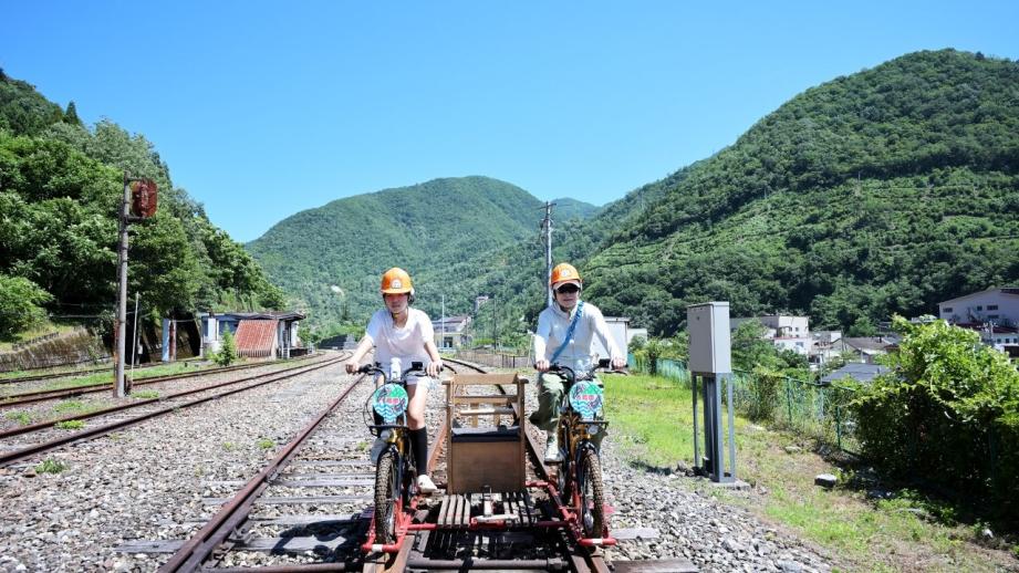 【岐阜】爽快感満点！自然の中で風を切って走るレールマウンテンバイク「Gattan Go!!」