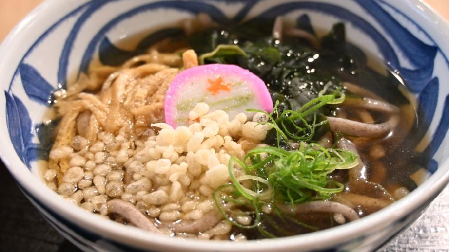 【高知】名物！紫黒うどんは必食！「直販所 山と川」
