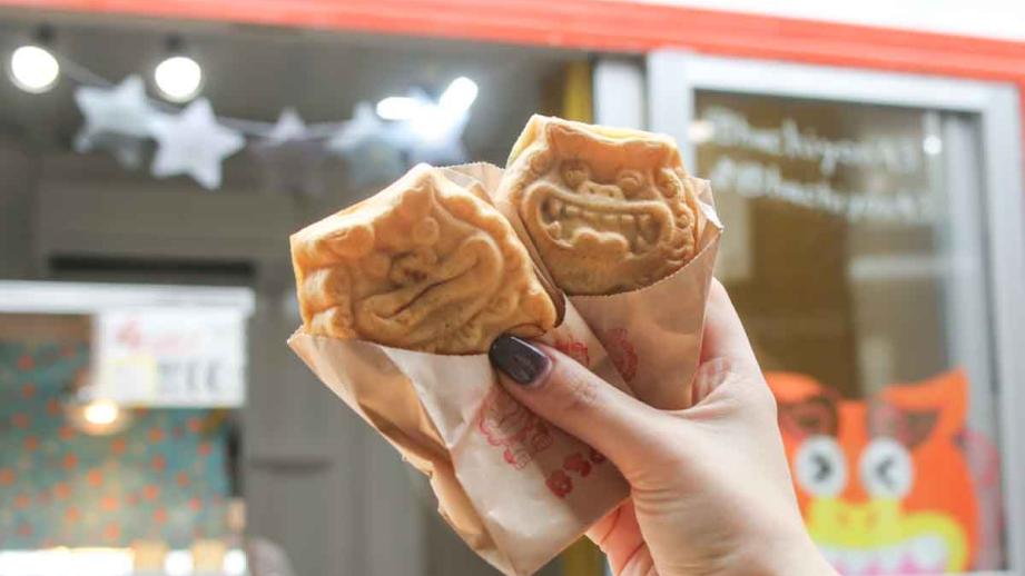 国際通りの食べ歩きグルメの新定番！もちもち生地のシーサー焼きがスイーツ系からおかず系まで揃う「はちよん」（那覇市）