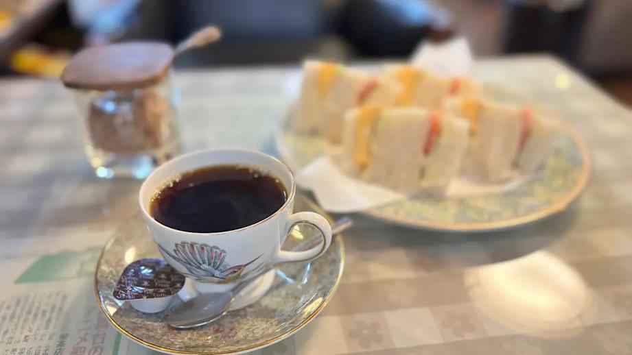 高岡駅南で半世紀 本格焙煎コーヒーと軽食を楽しむ老舗喫茶【自家焙煎珈琲店 らんぶる】