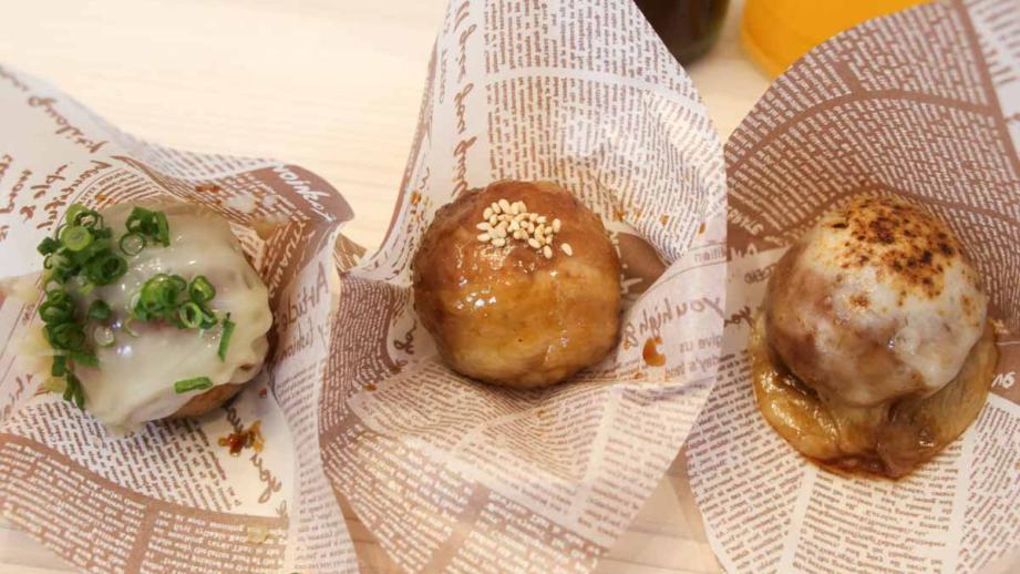 あぐー豚を肉巻きおにぎりとサンドイッチで！「琉球ライスボール」で叶える至福の国際通り食べ歩き（那覇市）