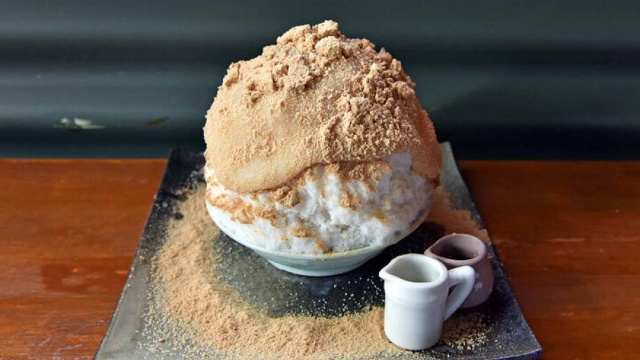 とろ～り求肥のかき氷としゅわしゅわ食感のパンケーキが人気／「Parlor Vinefru 銀座」