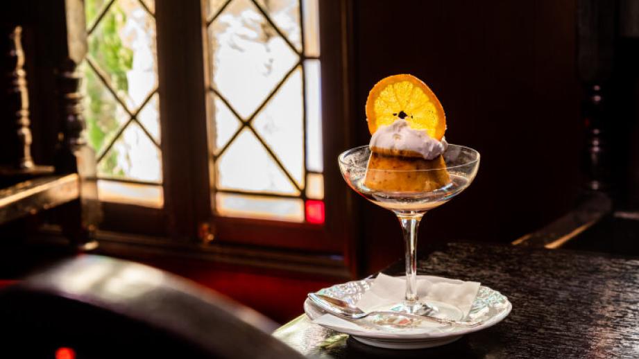 ステンドグラスに蓄音機……京都にある昭和レトロな純喫茶「フランソア喫茶室」で過ごす特別な時間