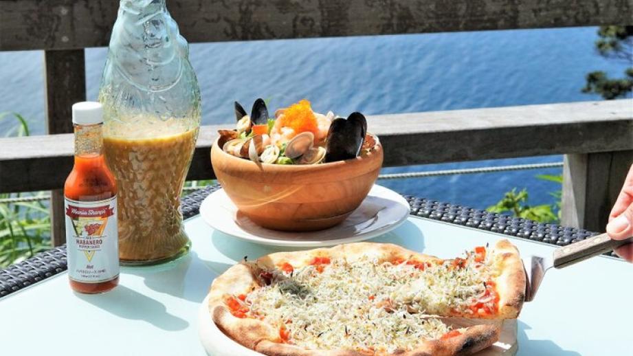 オーシャンビューの絶景テラスで潮風を感じてひと休み♪「イルキャンティ・カフェ 江の島」