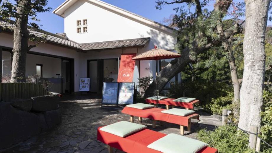 鶴岡八幡宮境内に佇む和モダン茶寮「風の杜」でひと休み