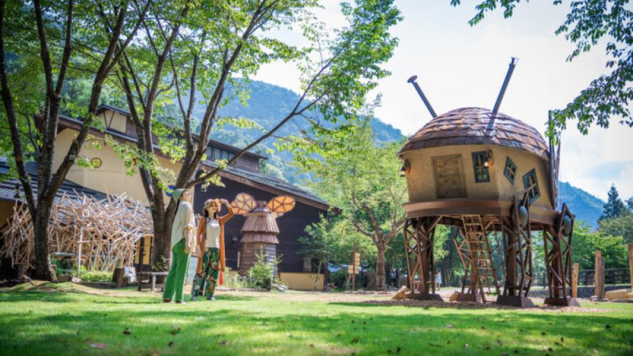 大自然に囲まれた物語の世界へ。泊まれる冒険フィールド「ミューの森」が誕生