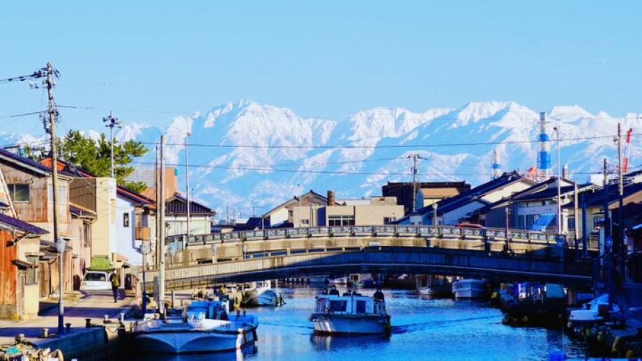 【富山】絶景「日本のベニス」を巡る週末旅～伝統工芸体験から心が整う国宝詣でまで～