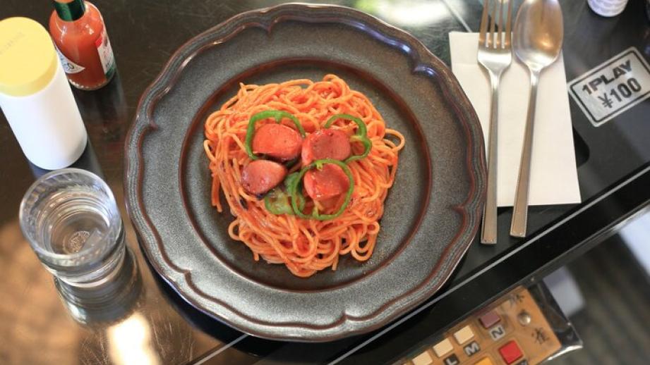 長年愛されたレトロ喫茶店「BEBE」でモーニング＆ランチ♪～懐かしのテーブルゲームやカセットも～