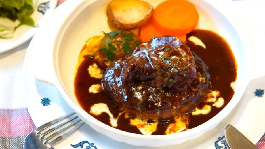 洋館が建ち並ぶ横浜山手の老舗「山手ロシュ」で素材の味を楽しむ昔ながらの洋食ランチ♪