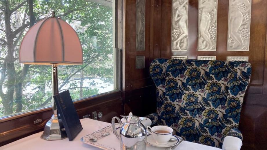箱根の美術館で見つけた♪ フランスの豪華列車「オリエント急行」で心満たす優雅なティータイムを