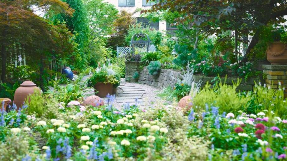 名古屋の都心で花と緑に囲まれる「久屋大通庭園フラリエ」は、カフェやレストランも魅力♪