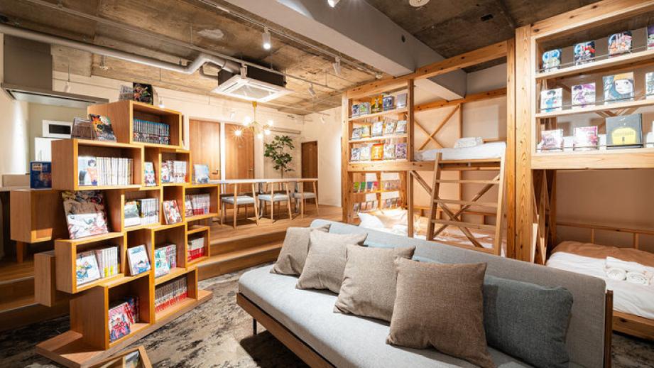 寝台列車ルームで旅気分♪約2000冊のマンガに囲まれたホテル「MANGA ART HOTEL, BAKUROCHO」