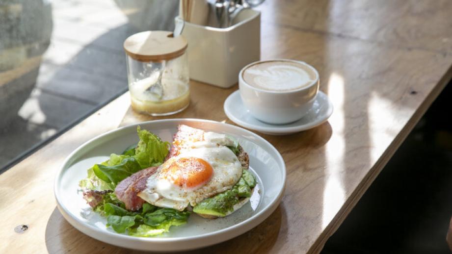 すがすがしい鎌倉の朝を彩る極上のモーニング7選♪老舗の喫茶店から海沿いのカフェまで