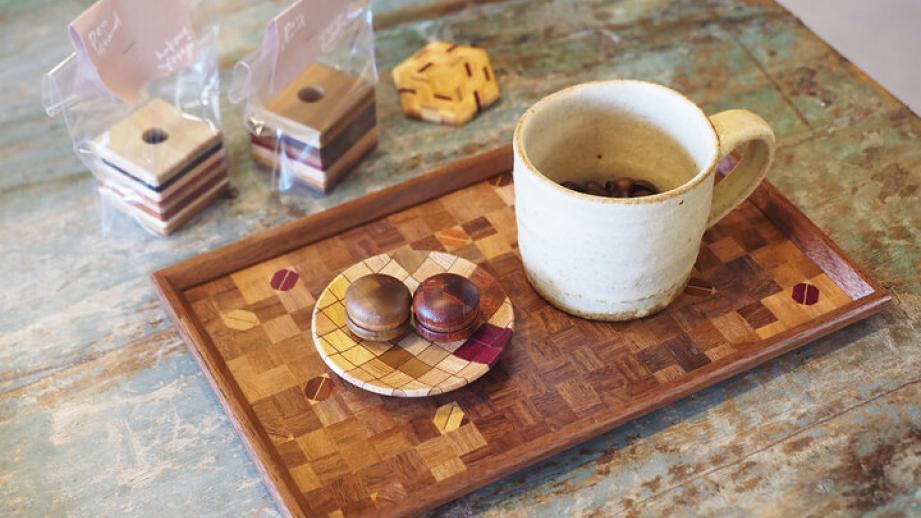 芦ノ湖ビューのカフェも♪ 箱根みやげにおすすめのモダンな雑貨が集まる「寄木 うちはら」