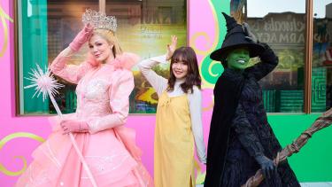 USJ『ウィキッド 永遠の約束』グリーティング