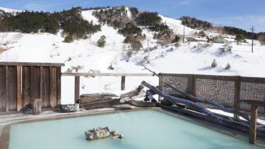 日本一標高の高い温泉宿！万座温泉 日進舘の絶景風呂と充実したプログラムで心身を健やかに 