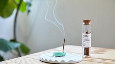 【京都】 アットホームな癒やしの空間で体験する、自分だけのお香づくり