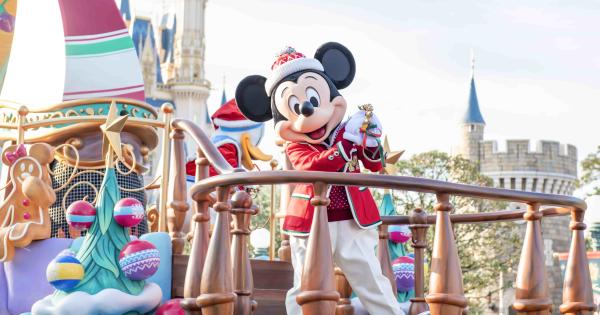 東京ディズニーリゾート　クリスマス　パレード