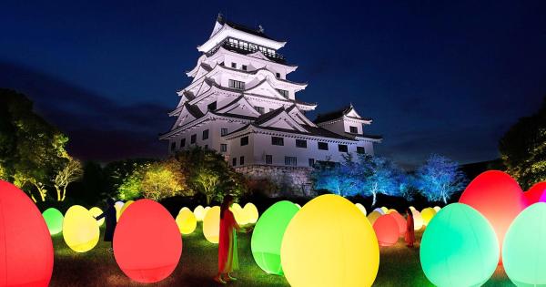 チームラボ《自立しつつも呼応する生命》（Ｃ）チームラボ