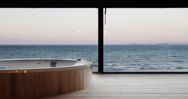 海辺の鮨宿 八幡屋