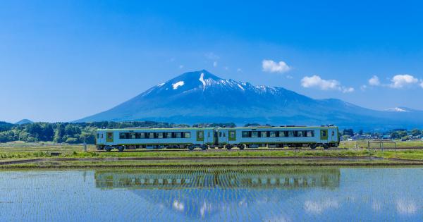 花輪線と岩手山