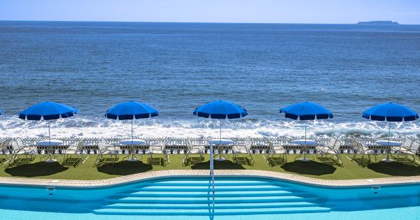 リニューアルされたプールサイド