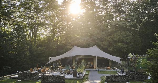 「THE HIRAMATSU 軽井沢 御代田」国内初導入のラグジュアリーテントで「TAKIBIラウンジ」を刷新