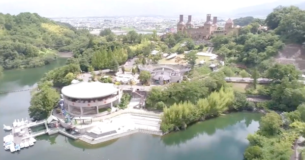 【動画】四国最大スケールのジップライン！飛んでライオンの子どもに会いに行く！