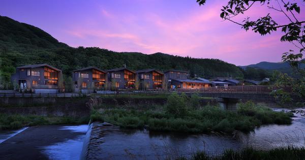 栃木・塩原に1日4組限定露天風呂付きヴィラ「紅葉 KUREHA」オープン