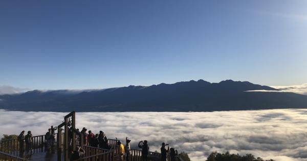 長野・富士見パノラマリゾート「プレミアム雲海ゴンドラ」で早朝の山頂へ