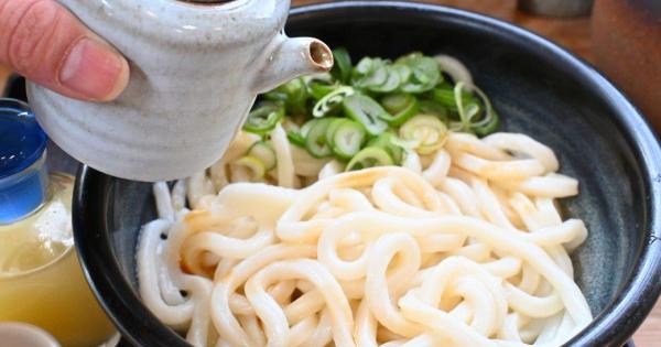 開店前から行列ができる人気店「手打ちうどん まるしん」香美市