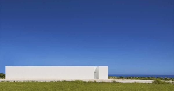 極上の時間がゆったり流れる真っ白なミニマルデザインホテル「EMIL NAKIJIN」（今帰仁村）