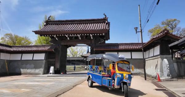 レトロな風貌と心地よい風で気ままな旅にぴったり！ トゥクトゥクのレンタル【SK トゥク】高岡伏木・射水のベイサイド観光