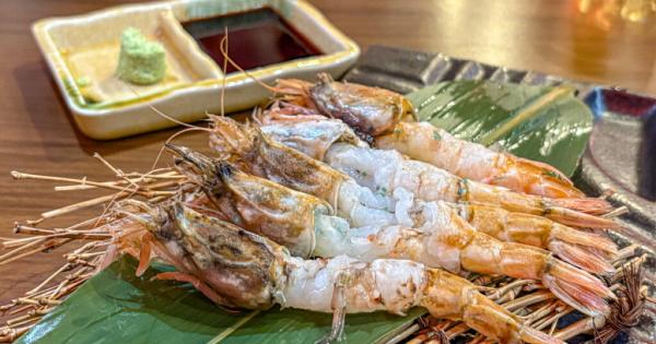 幻のエビ「モサエビ」に舌鼓。鳥取県米子市の皆生温泉で山陰自慢の海鮮が味わえる屋台居酒屋