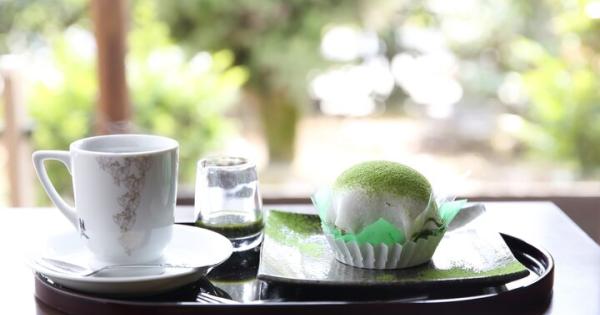 世界遺産・二条城内にある、日本庭園を望める和カフェ「茶房 前田」