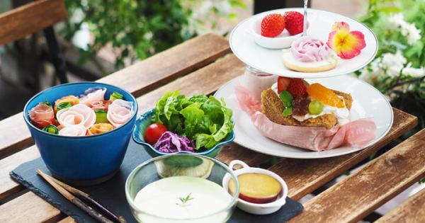 伊豆で見つけた♪ 花ざかりの庭を眺めながら、バラのスイーツやランチを楽しめる隠れ家「Cherry blossom」