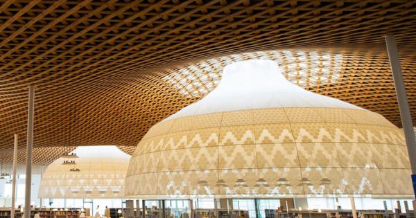 無料で入館できるアートな公立図書館で、とっておきの読書時間を♪