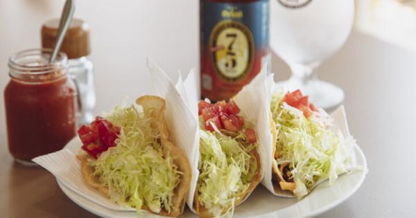 沖縄旅で外せないファストフードの定番、沖縄タコス＆タコライスをjam’s TACOS国際通り店で味わう