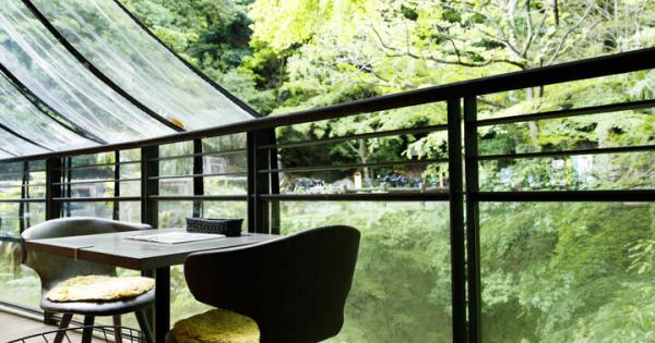 ホタルが鑑賞できる川床テラスも♪レトロ建築が目を引く大阪・箕面の「YUZUYAカフェ」